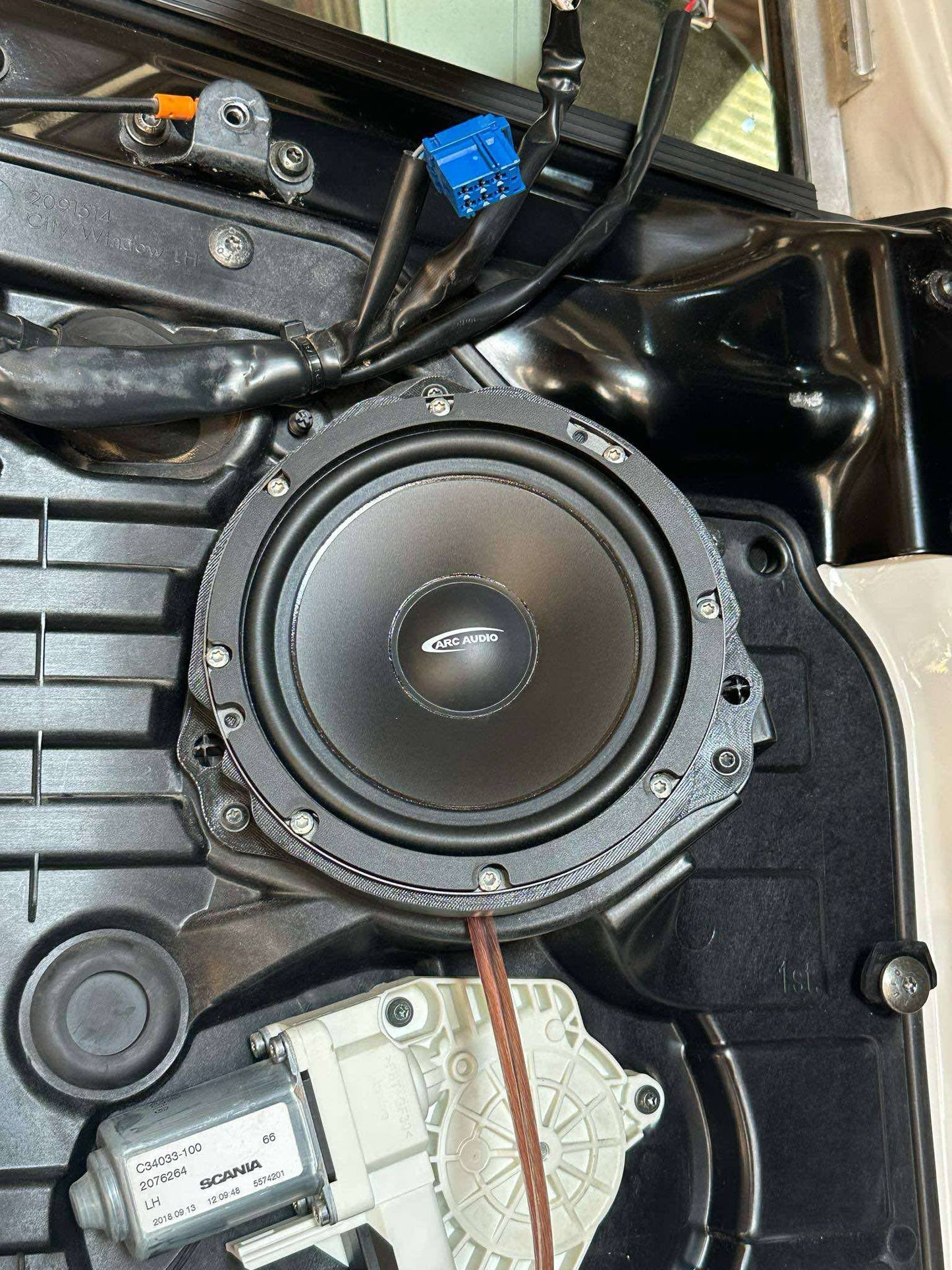 Speaker adapter: Scania Nextgen
